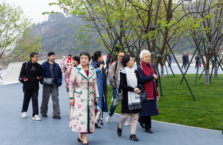 用艺术之眼共绘“诗画山海”！温籍文艺家探营园博园-华闻时空