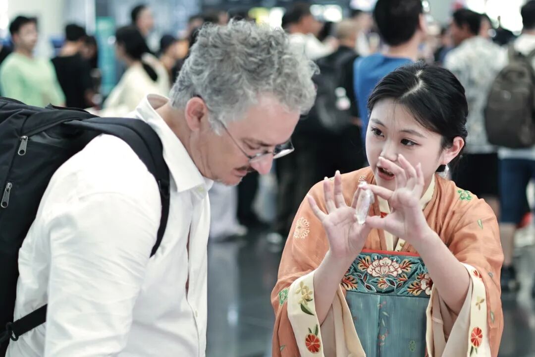 出发有彩蛋，落地有热茶，这个中秋温州机场双场温柔上线 - 配图17